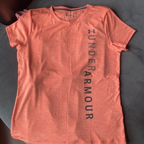 Under Armour Tees in Size Large Heat Gear. - Picture 4 of 8